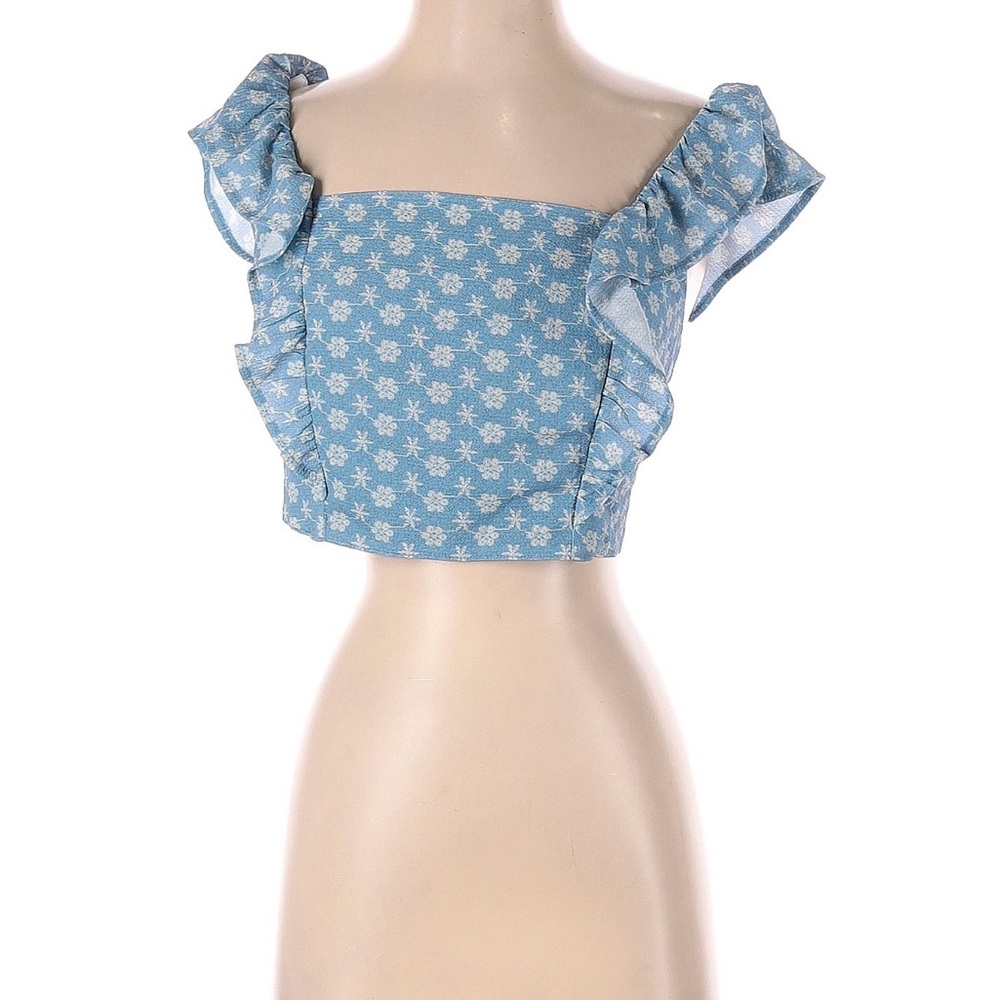BCBGeneration Light Blue Floral Ruffle Crop Top
